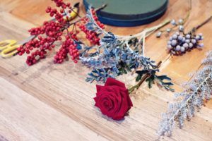 Porta Nova Greenhouse Red Naomi roses Christmas Table Centerpiece by Sarah Crookstone 17