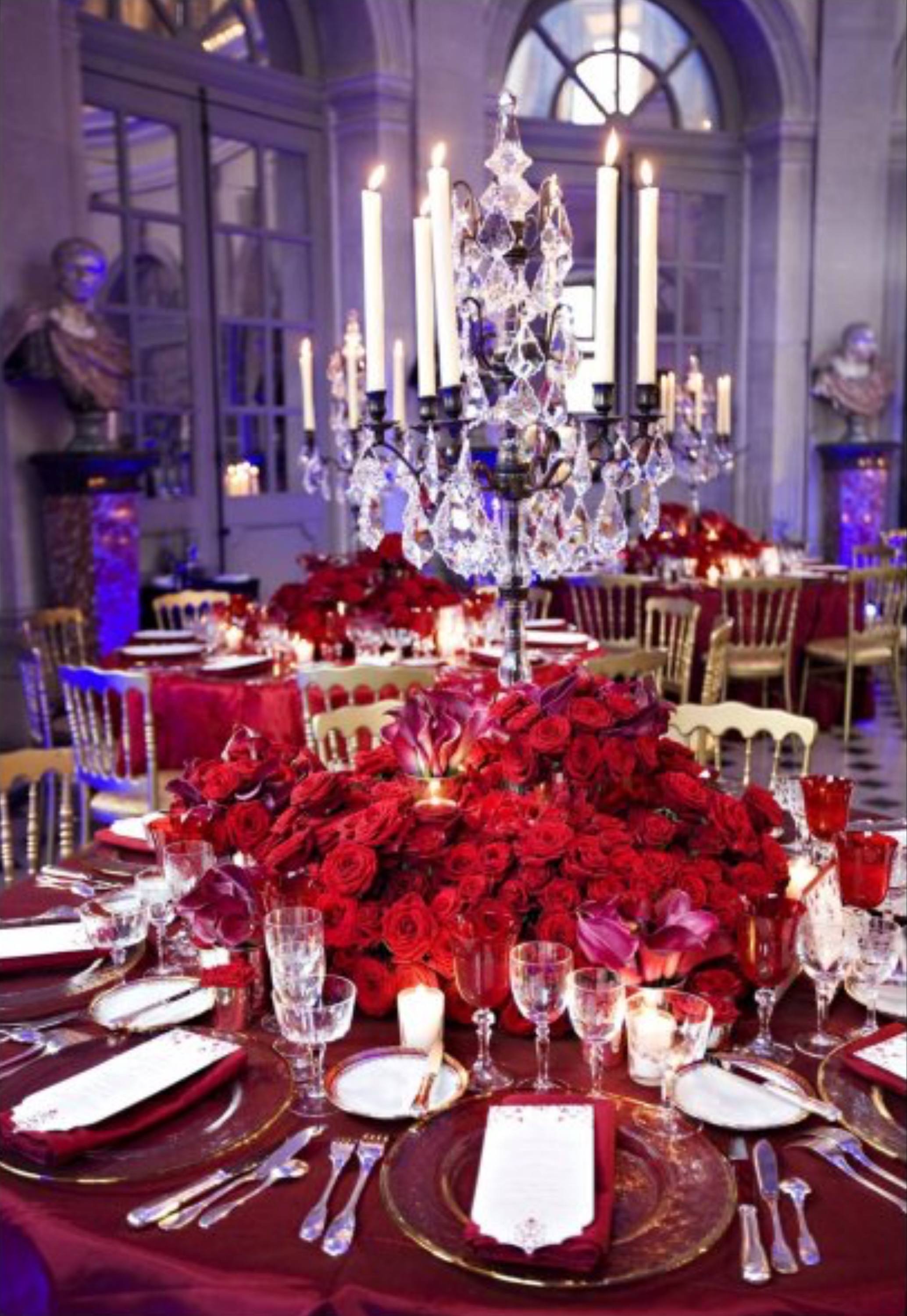 Christmas table arrangements with Porta Nova Red Naomi roses 14