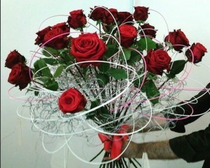 Valentine's Day Porta Nova Bouquet Red Naomi roses 22