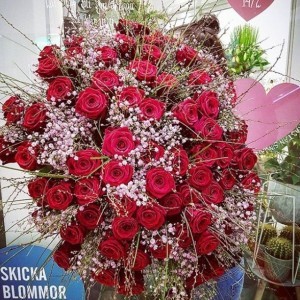 Valentine's Day Porta Nova Bouquet Red Naomi roses 551
