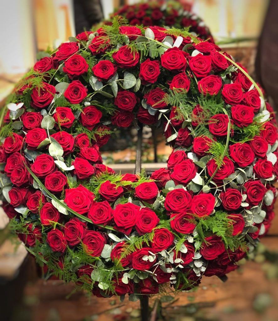 sympathy wreath with red roses by Nadine Siegert 2