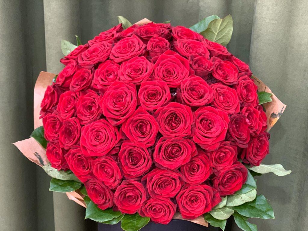 Large Bouquet with Porta Nova Red Naomi spreading hope